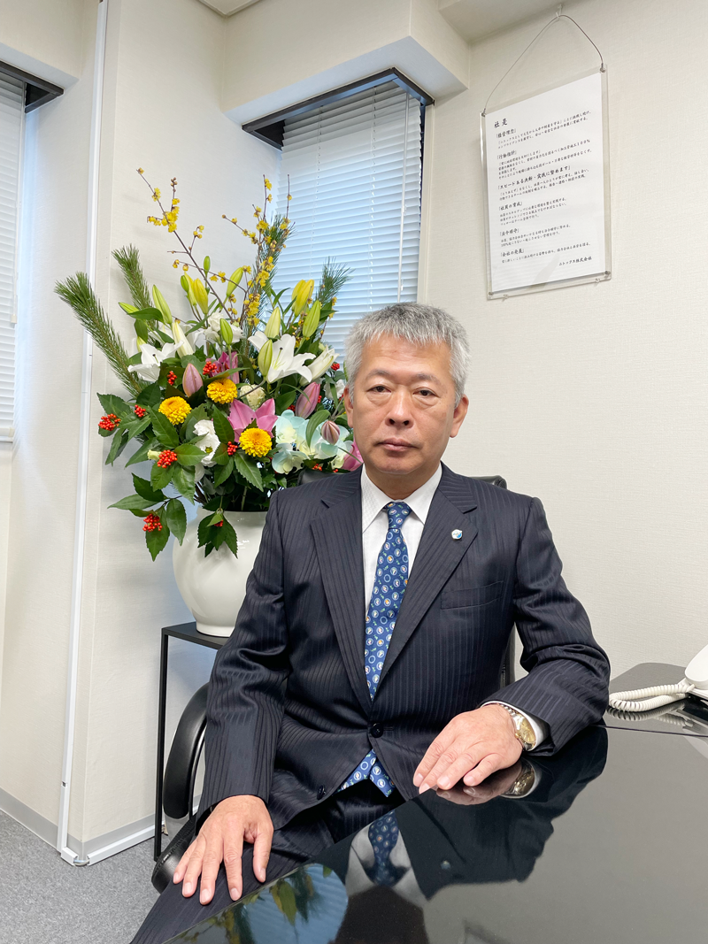 �������